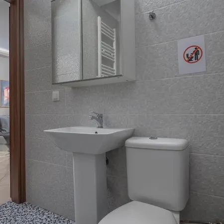 شقة Antigonidon Square 4 *